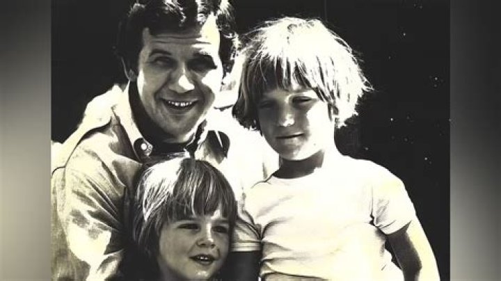 Discovering the Enigma: Who Was Tucker Carlson's First Wife?